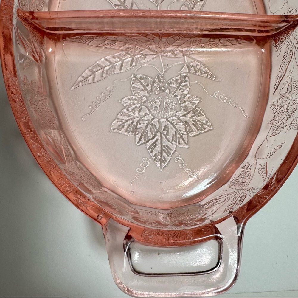 Jeannette Vintage Pink Depression Glass Divided Relish Dish Poinsettia Design 8” - Picture 13 of 16
